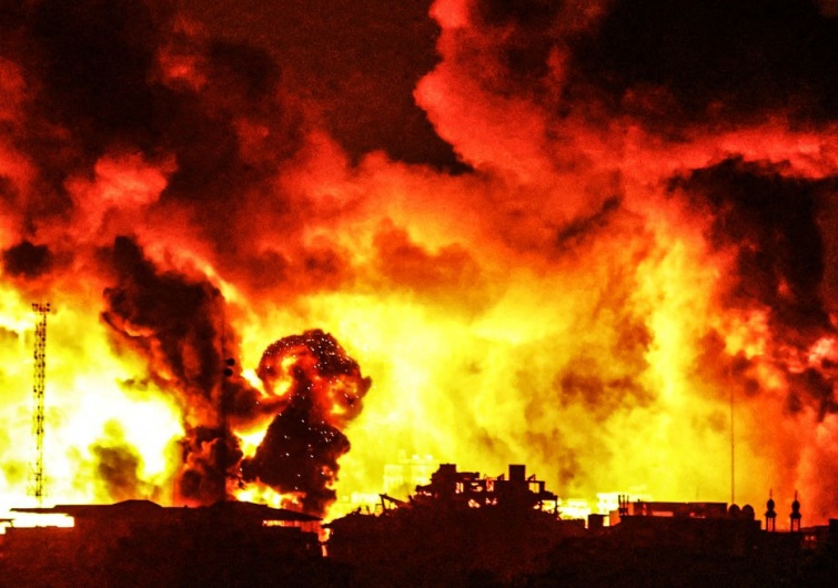 الاحتلال يستهدف غزة وبيت لاهيا بالأحزمة النارية وعشرات الشهداء والجرحى في رفح