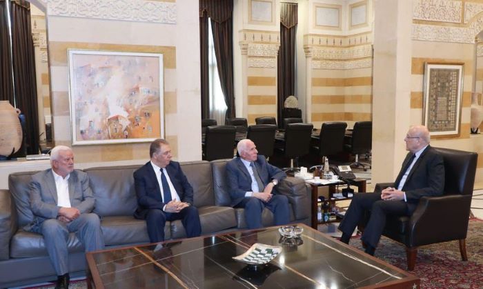 الاحمد يلتقي رئيس الحكومة اللبنانية نجيب ميقاتي